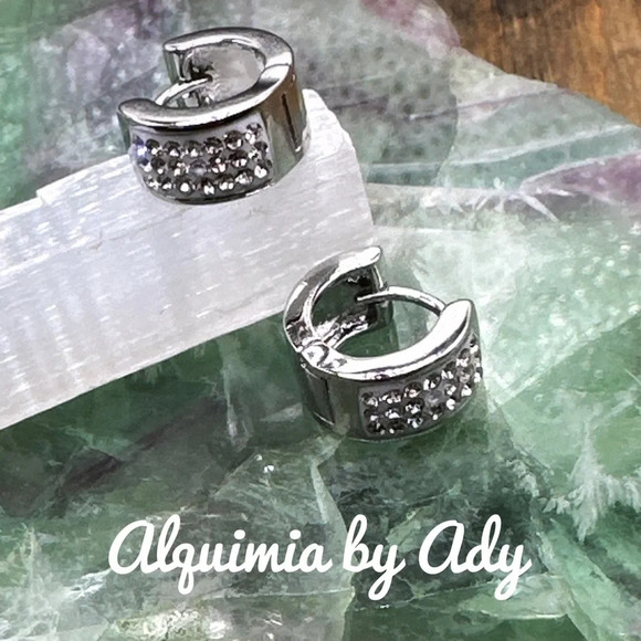 Small Silver statement diamond zirconia pave chunky Huggies mini hoops earrings - Picture 1 of 5